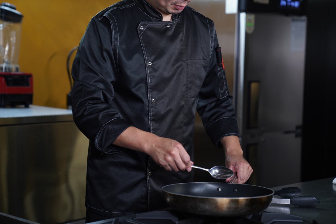 Цагаан оёдол, кноптой цамц