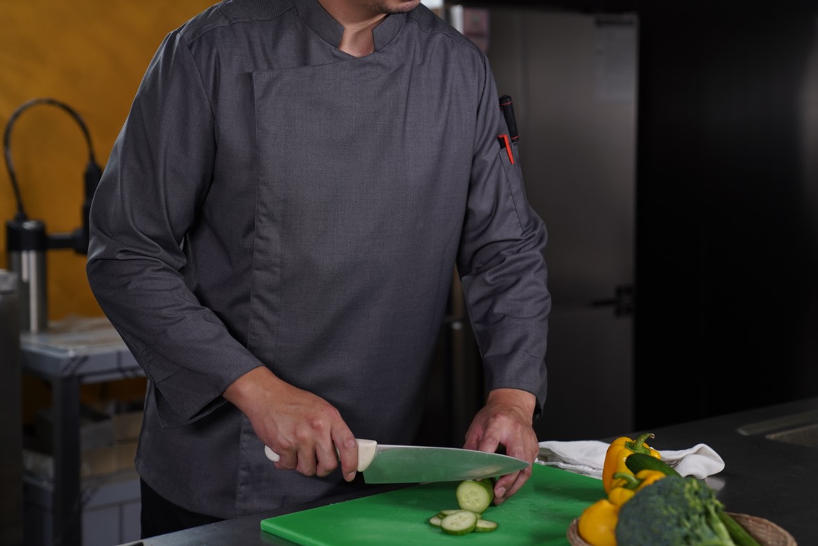 Далд товчтой цамц